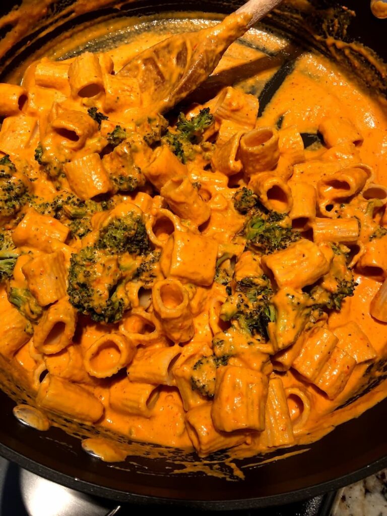 creamy vegan roasted red pepper sauce and pasta