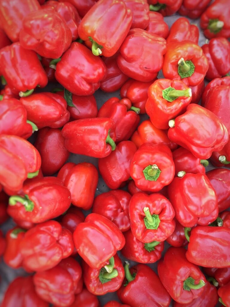 red bell peppers for creamy roasted red pepper sauce pasta